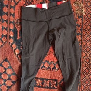 Lululemon cropped wunder unders (reversible)